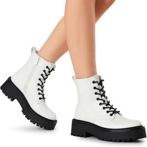 Madden Girl Boots Women's 7M‎ White Black Faux Leather Lug Sole Combat Boots 90s